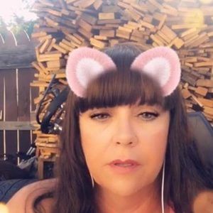 Meet your Posher, Deloris